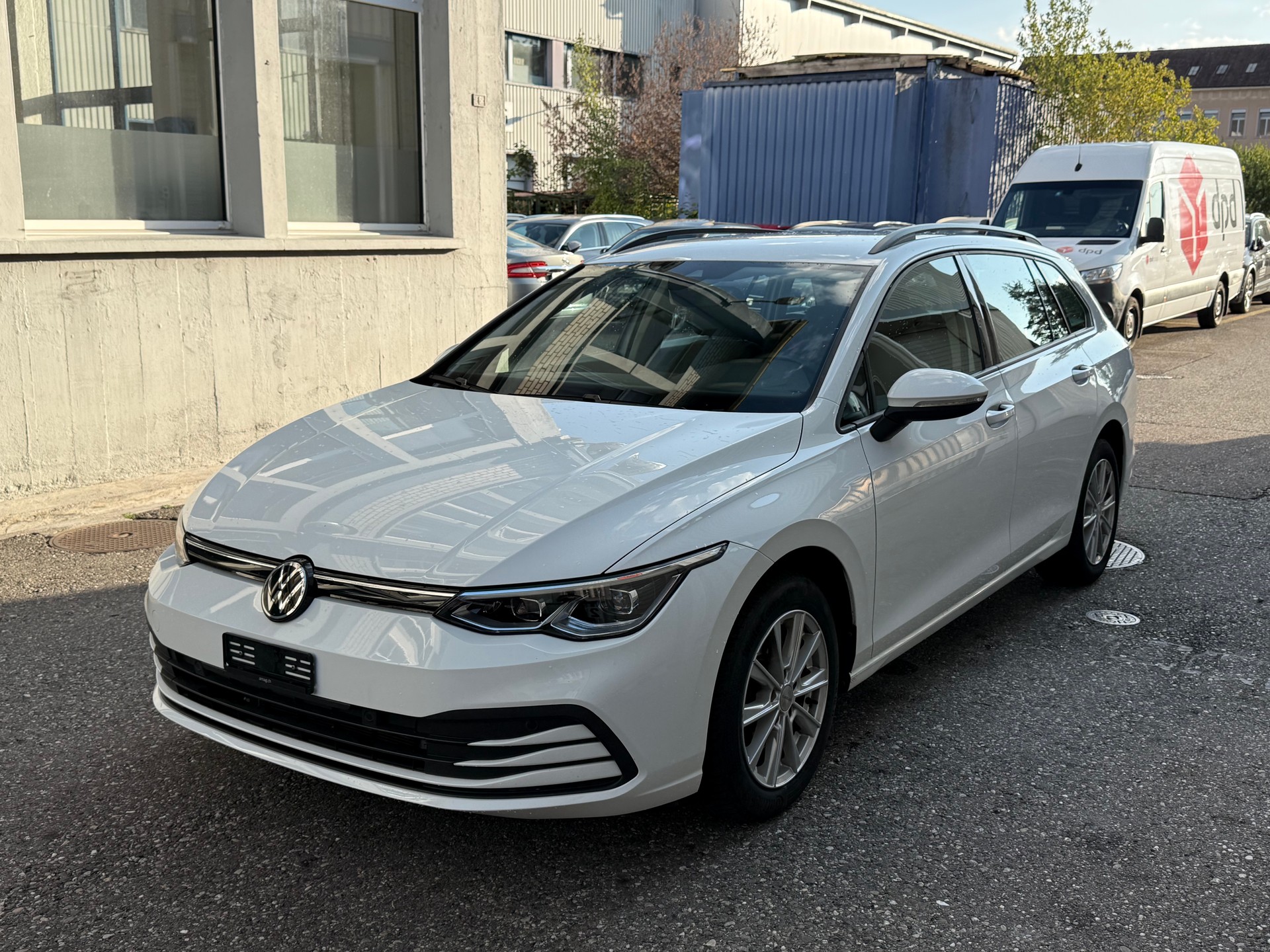 VW Golf Variant 2.0 TDI Life DSG 4Motion-image-0