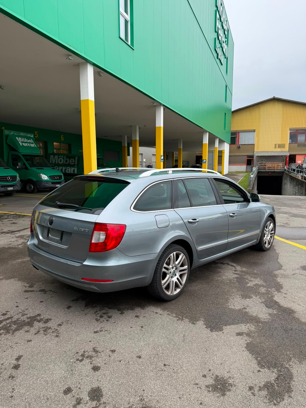SKODA Superb Combi 2.0 TDi Ambition DSG-image-6