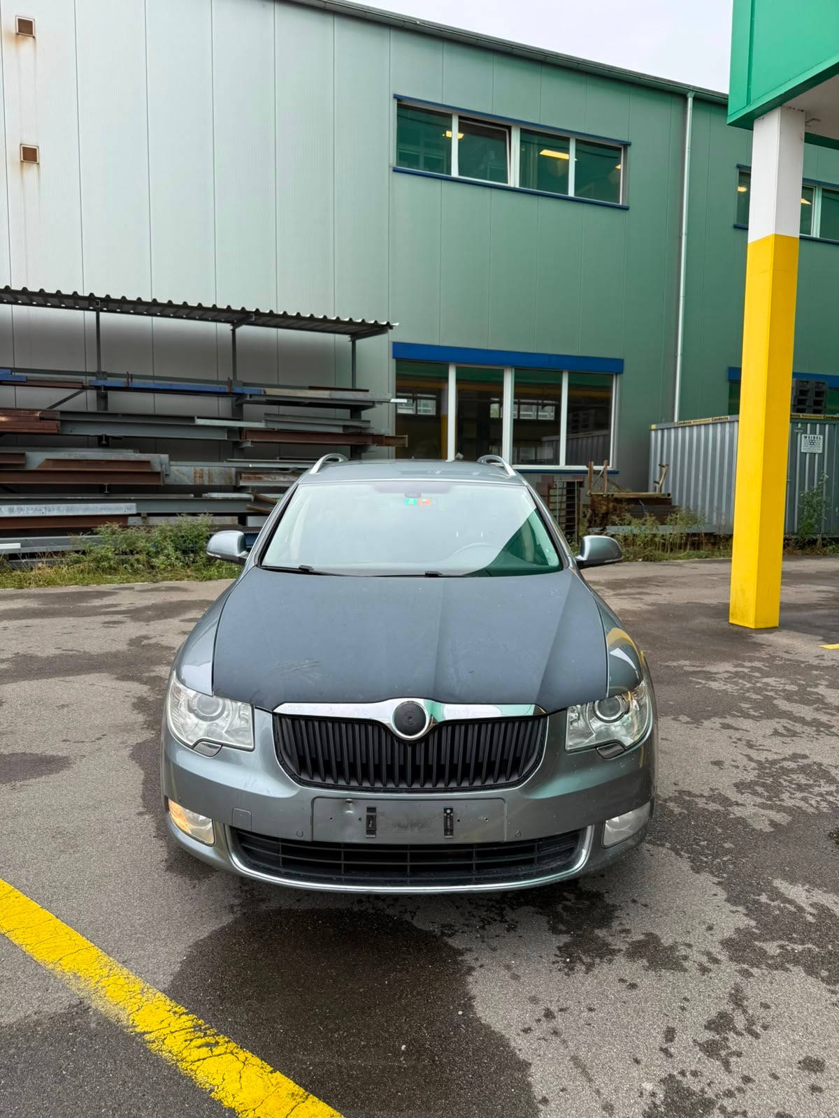 SKODA Superb Combi 2.0 TDi Ambition DSG-image-1