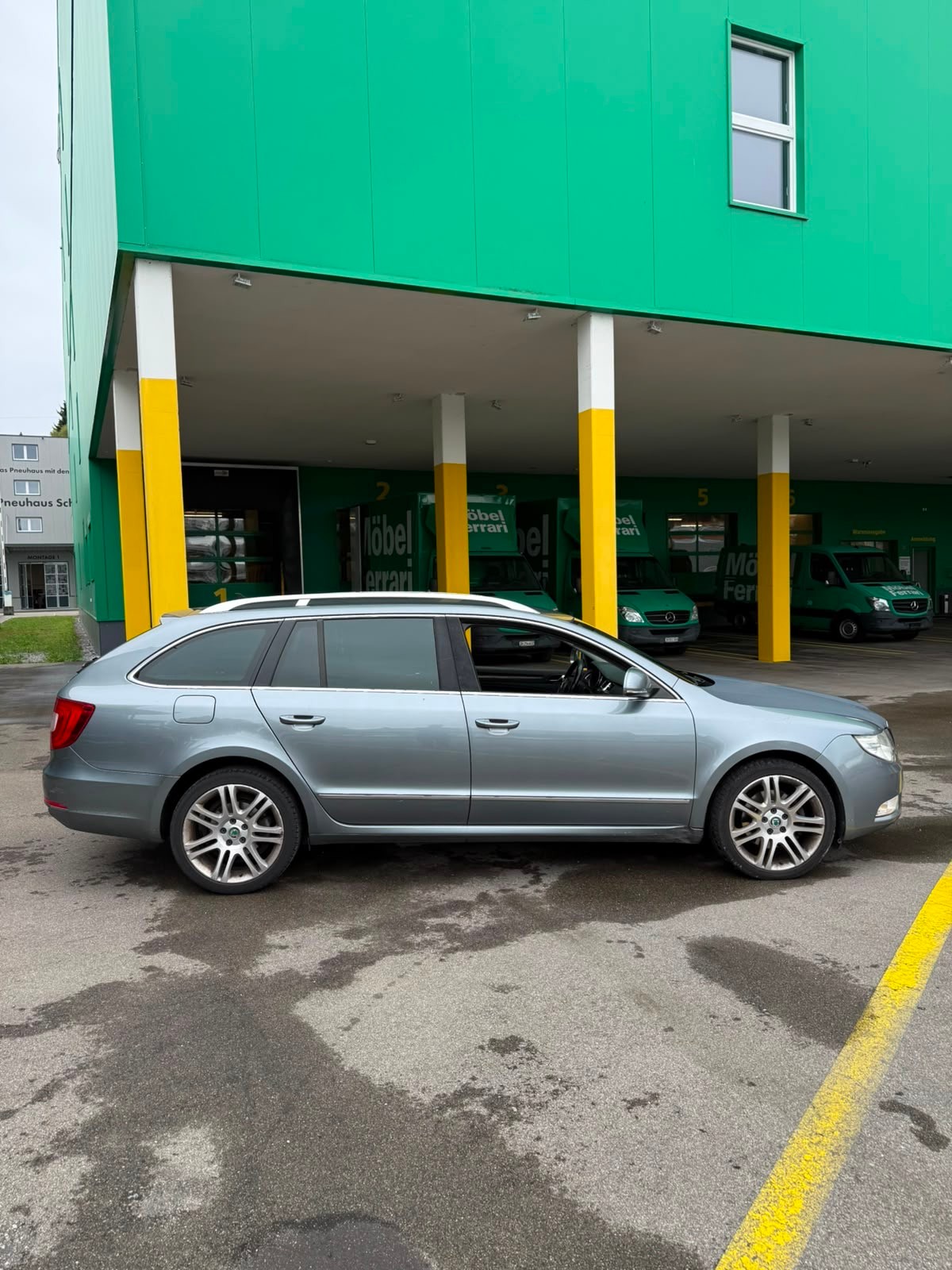 SKODA Superb Combi 2.0 TDi Ambition DSG-image-7