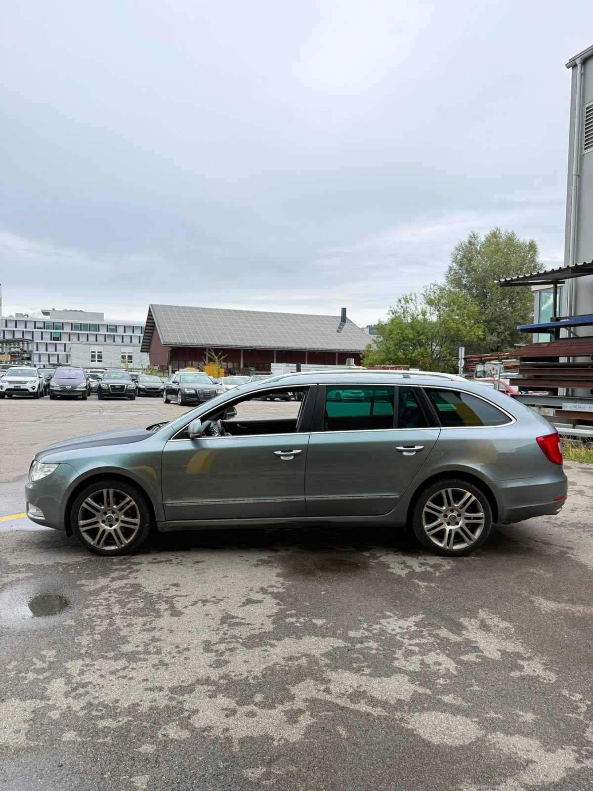 SKODA Superb Combi 2.0 TDi Ambition DSG-image-3