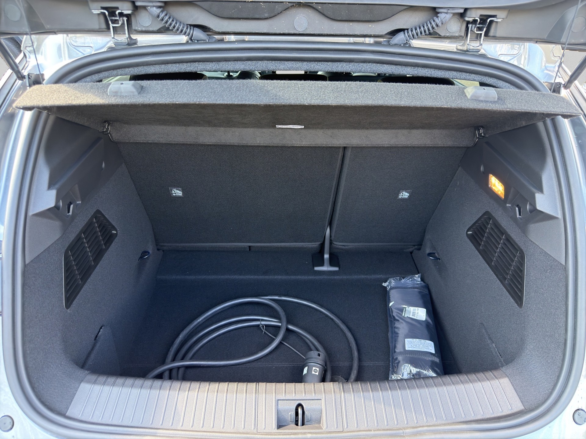 RENAULT Mégane E-TECH EV60 Iconic-image-15