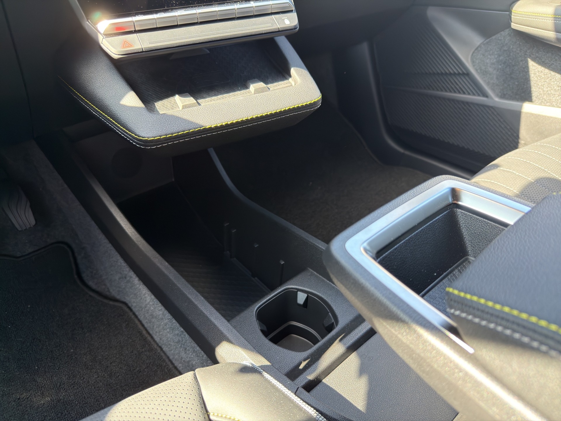 RENAULT Mégane E-TECH EV60 Iconic-image-11