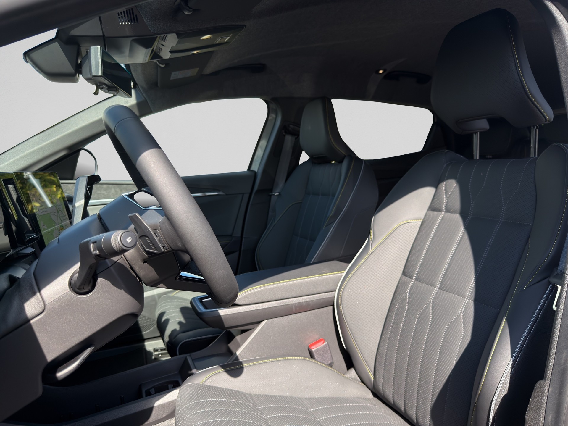 RENAULT Mégane E-TECH EV60 Iconic-image-8