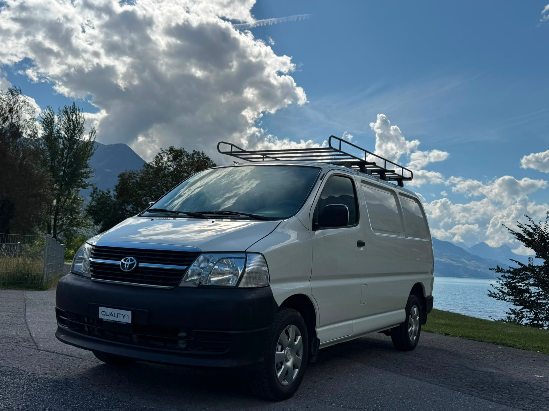 TOYOTA Hiace D-4D Van SWB-image-2