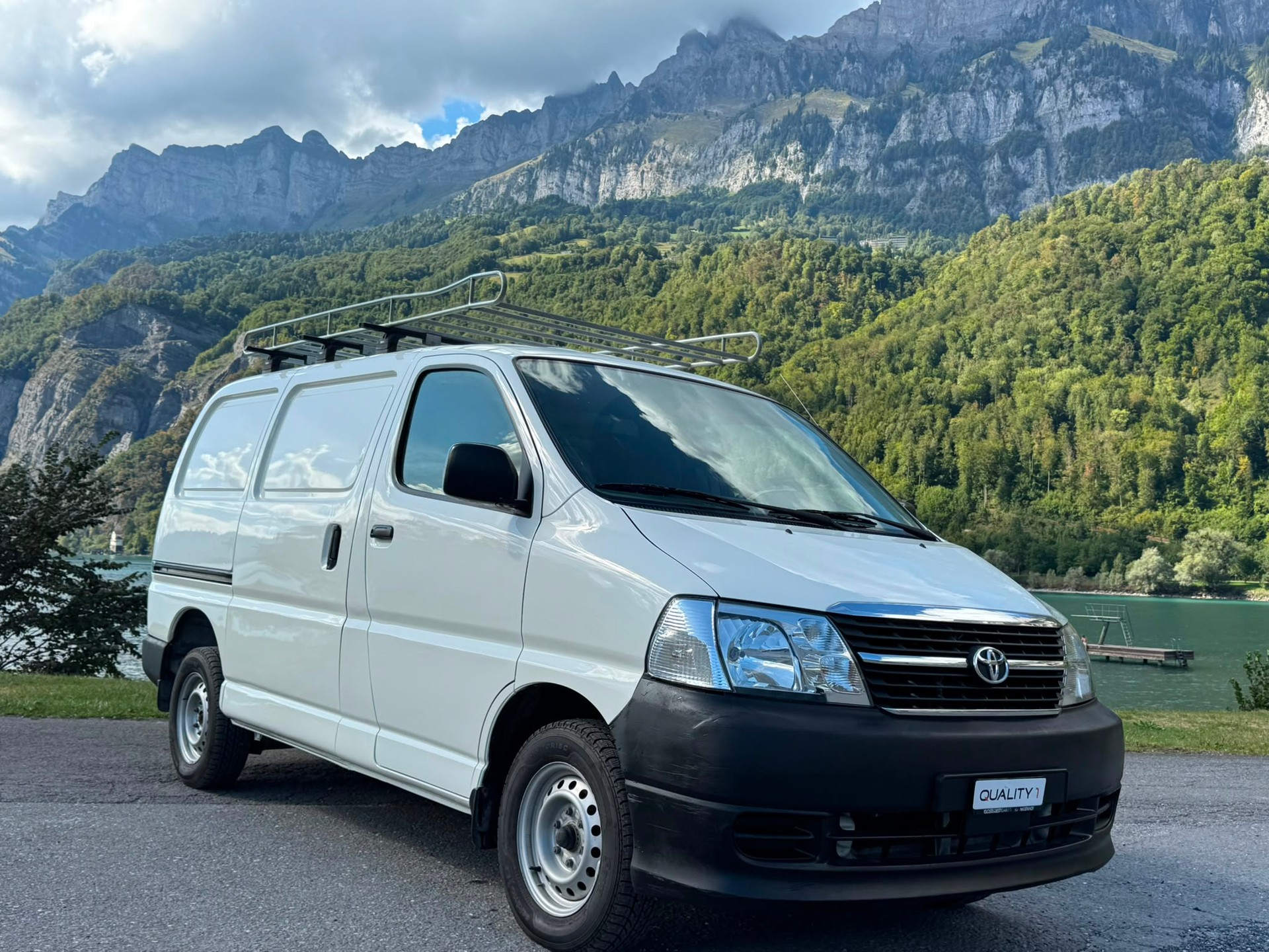 TOYOTA Hiace D-4D Van SWB-image-1