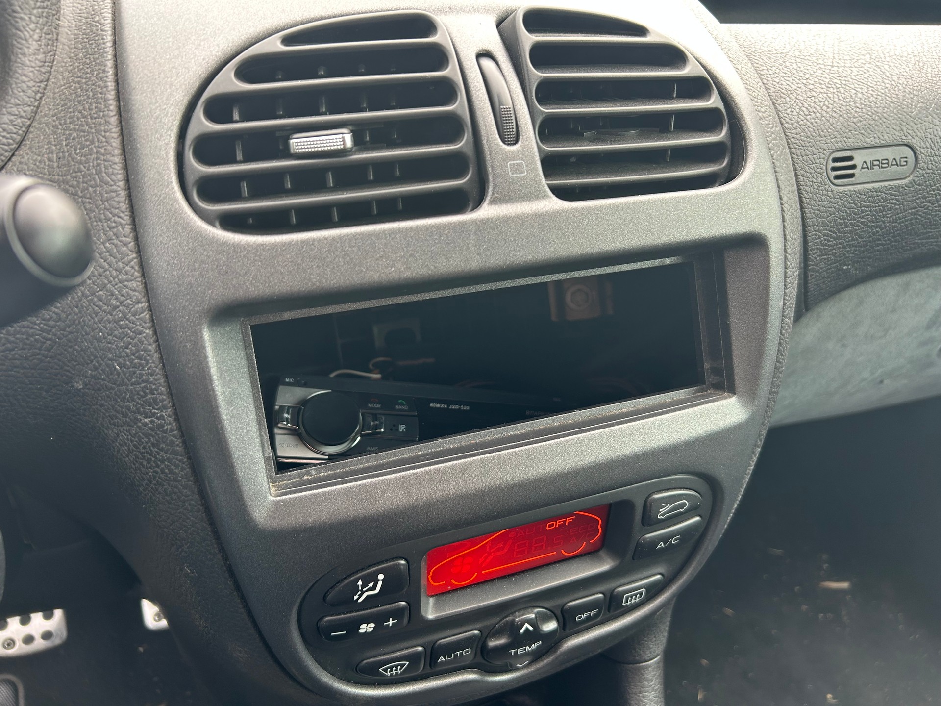PEUGEOT 206 2.0 16V GTI-image-7