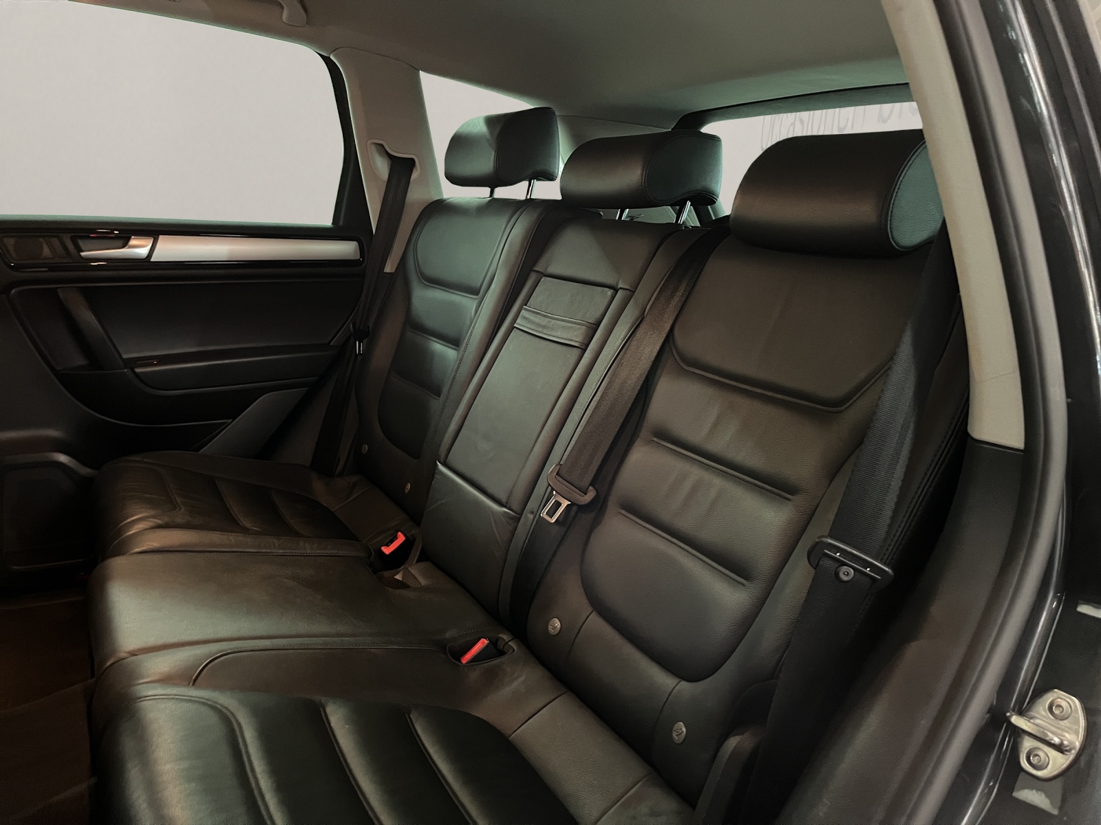 VW Touareg 3.0 V6 TDI 245 BMT Black Pearl-image-14