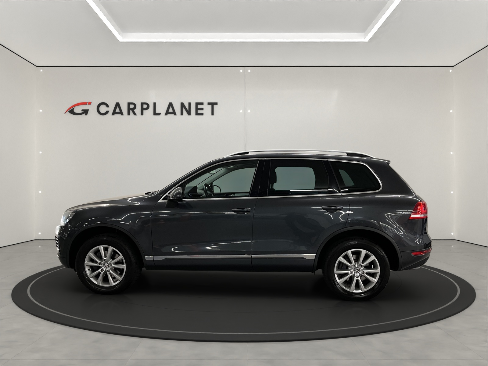 VW Touareg 3.0 V6 TDI 245 BMT Black Pearl-image-2