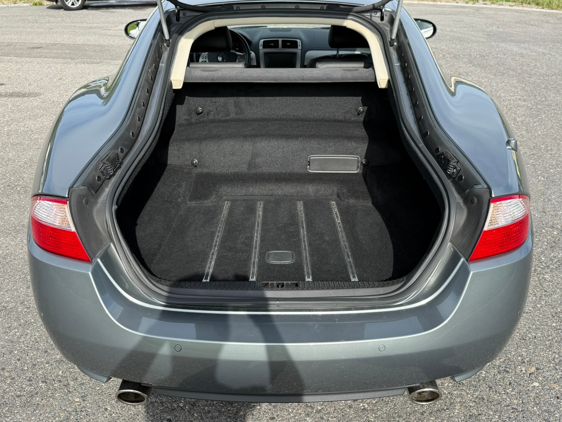 JAGUAR XK 4.2 V8 Automatic-image-6