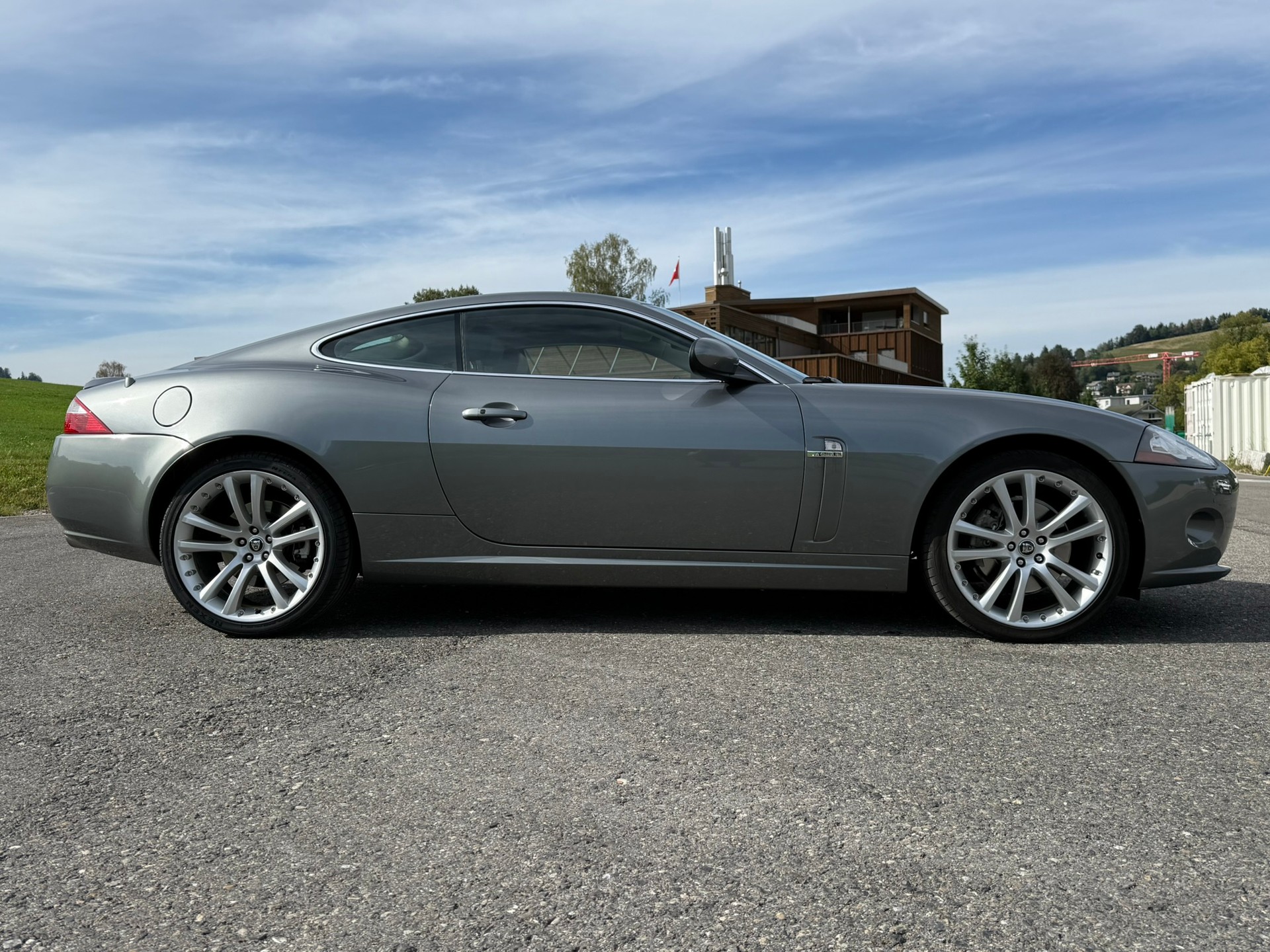 JAGUAR XK 4.2 V8 Automatic-image-3