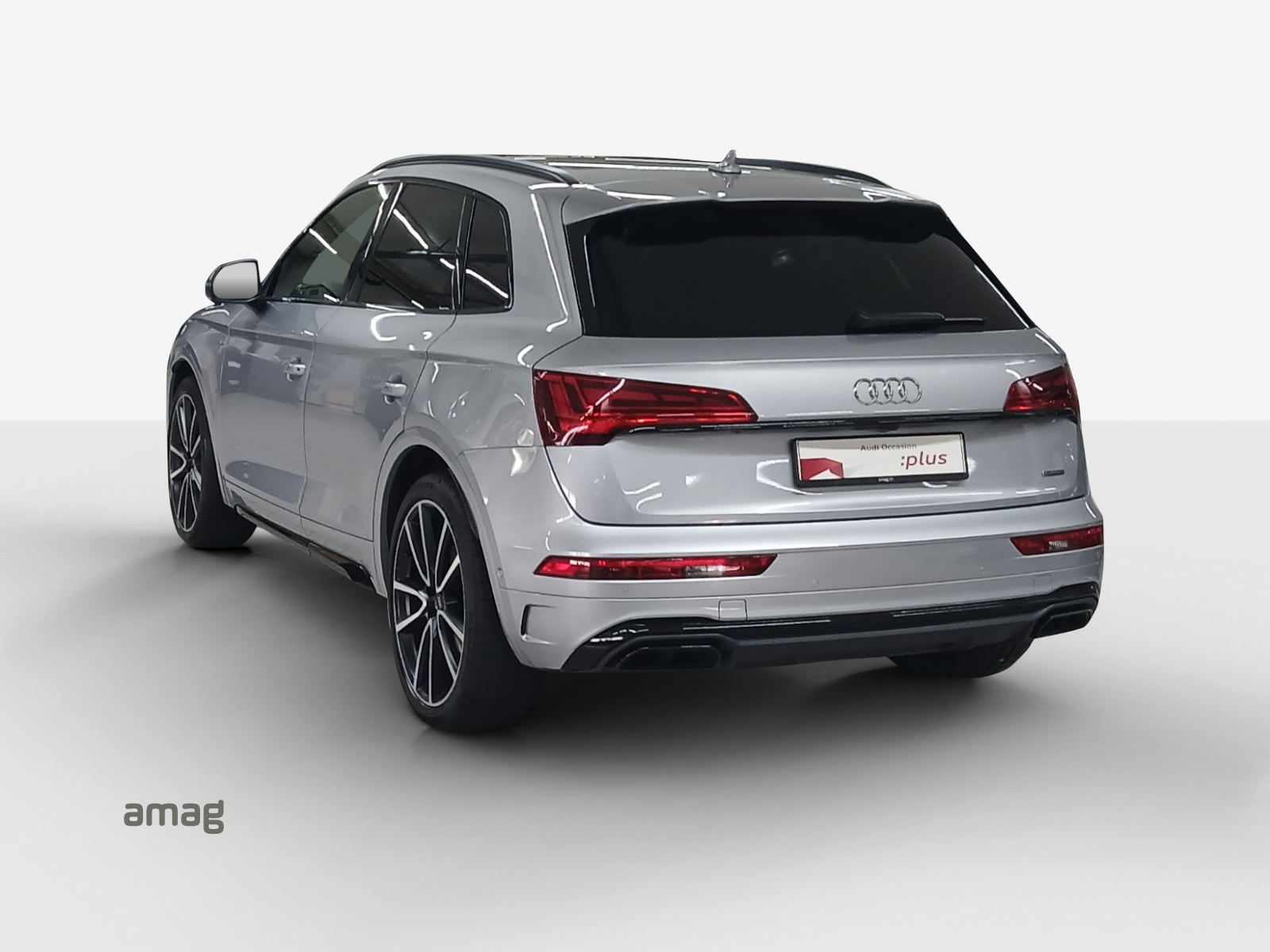 AUDI Q5 40 TDI Black Edition quattro S-tronic-image-2