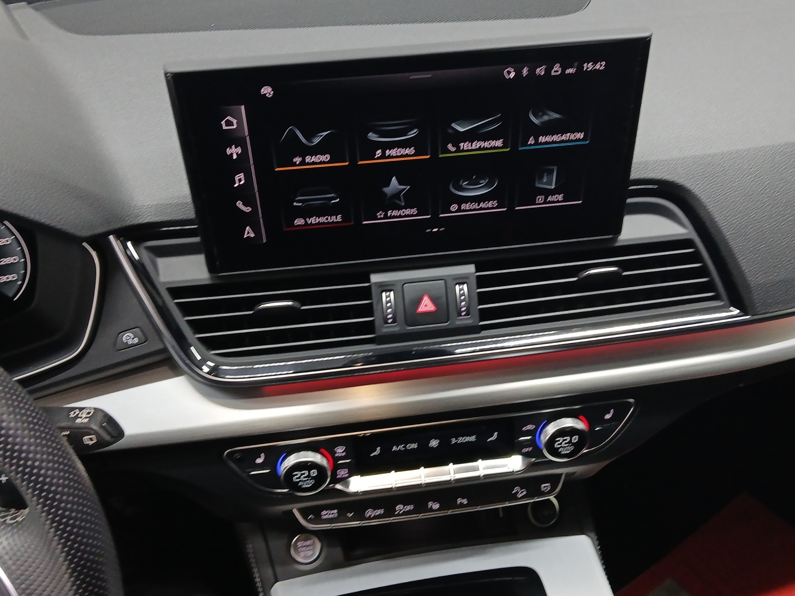 AUDI Q5 40 TDI Black Edition quattro S-tronic-image-10