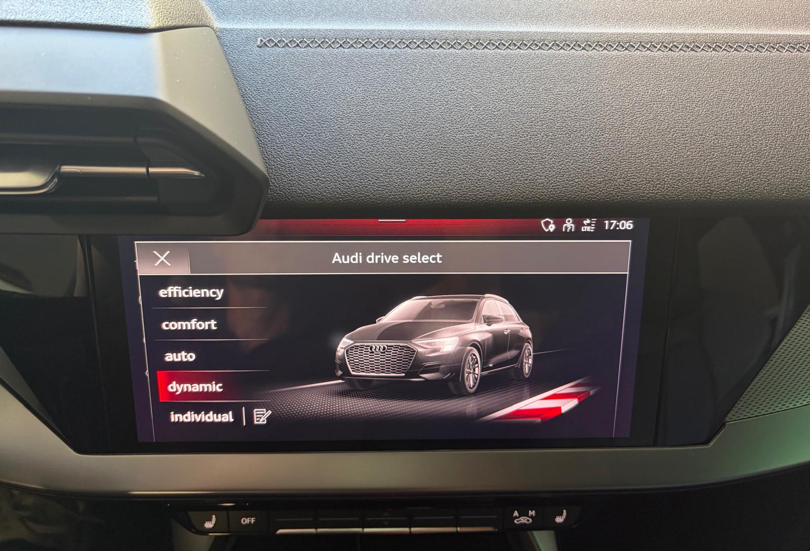 AUDI A3 Sportback 45 TFSI e S line S-tronic - Caméra 360-image-25