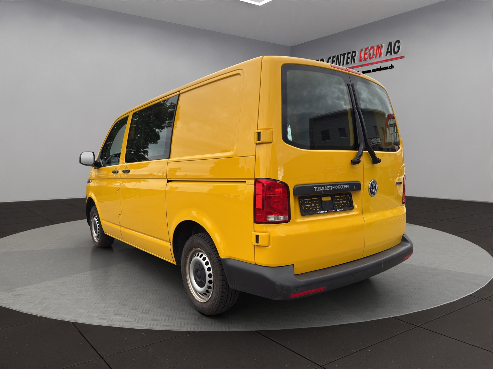 VW T6.1 2.0 TDI 4Motion DSG-image-3
