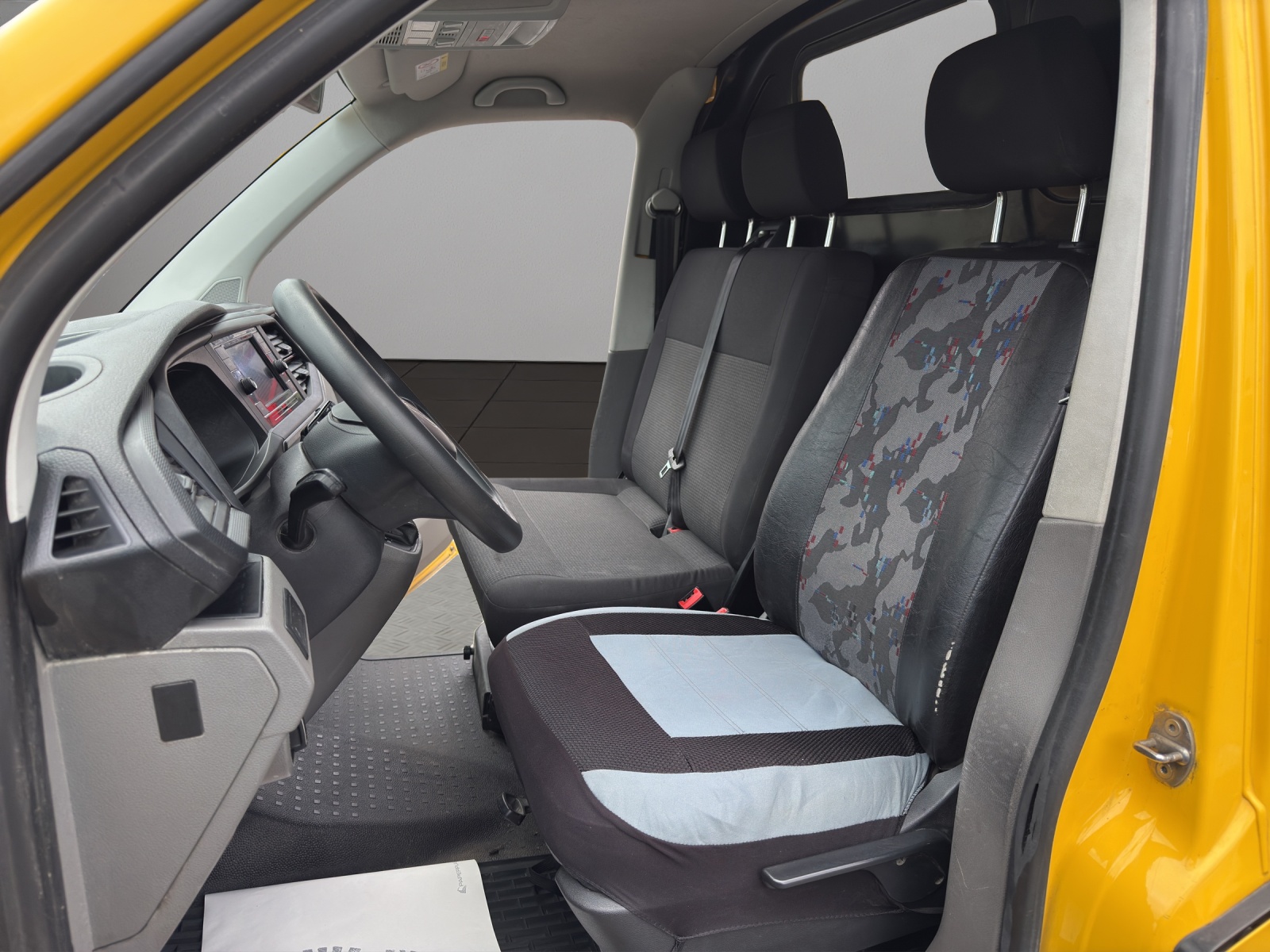 VW T6.1 2.0 TDI 4Motion DSG-image-8