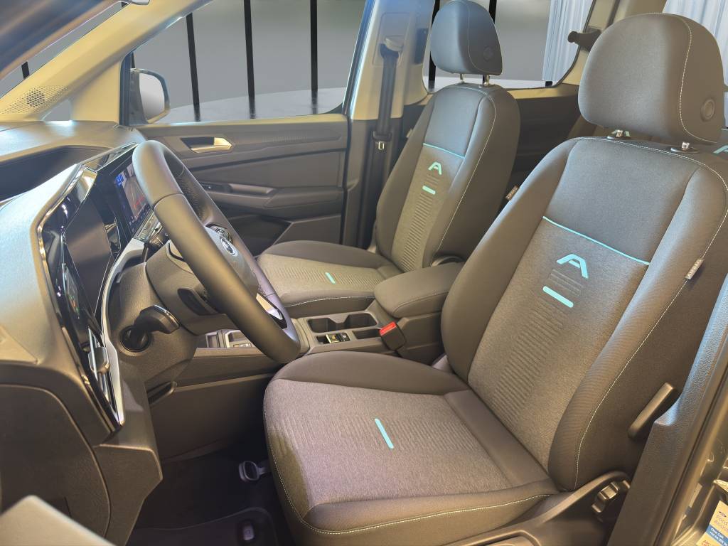 FORD Grand Tourneo Connect 2.0 EcoBlue Active Automat-image-7