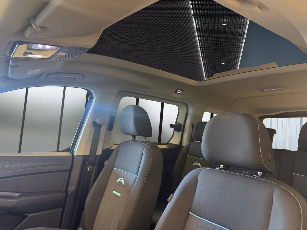 FORD Grand Tourneo Connect 2.0 EcoBlue Active Automat-image-9