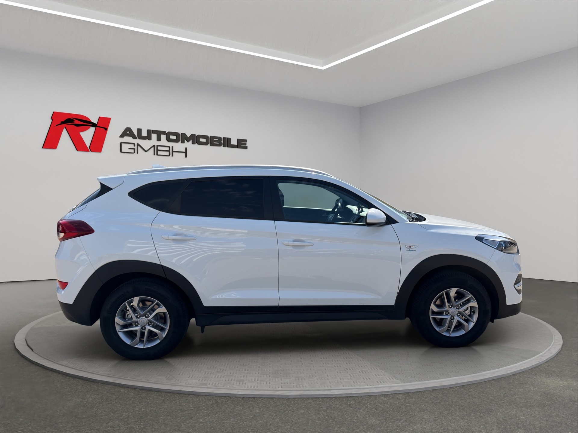 HYUNDAI Tucson 1.7 CRDI Origo 2WD-image-6