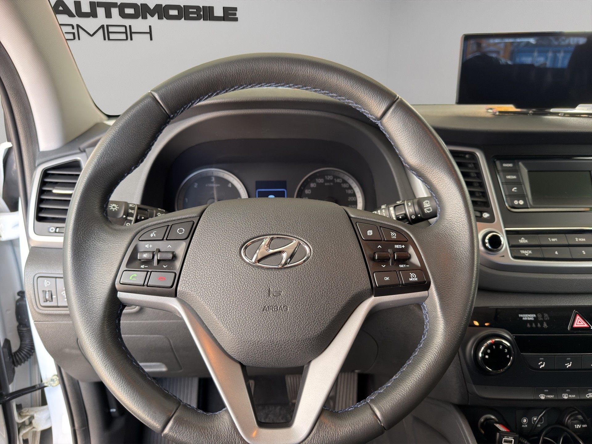 HYUNDAI Tucson 1.7 CRDI Origo 2WD-image-9
