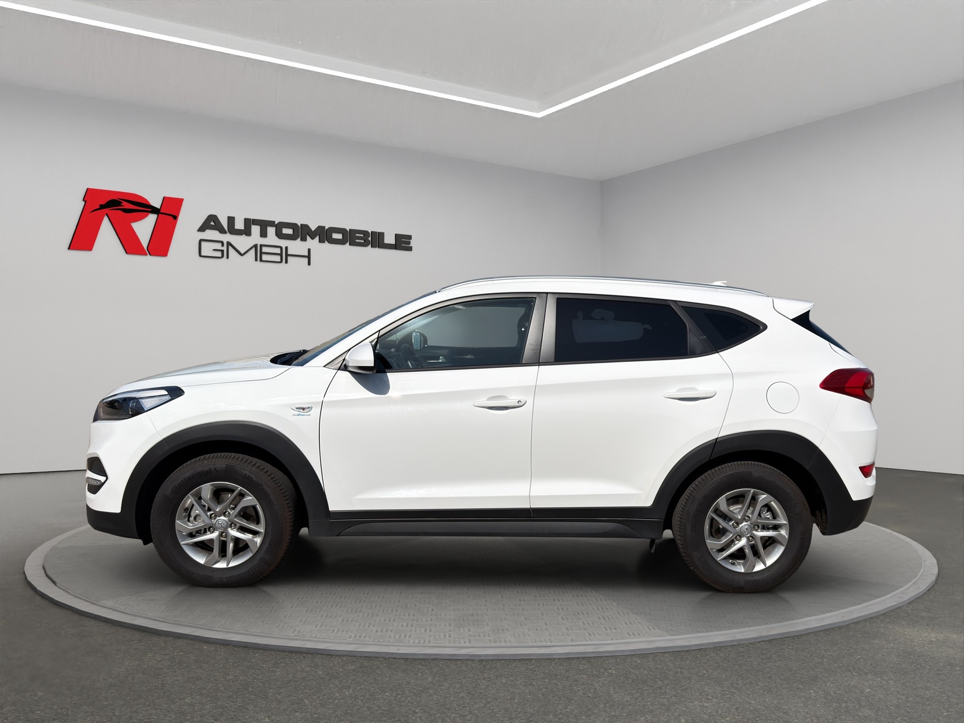 HYUNDAI Tucson 1.7 CRDI Origo 2WD-image-3