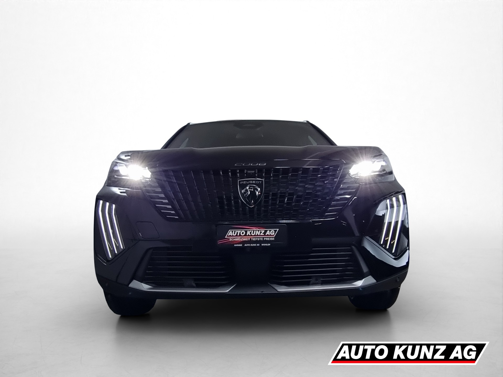 PEUGEOT 2008 54kWh e-GT-showroom-element-1