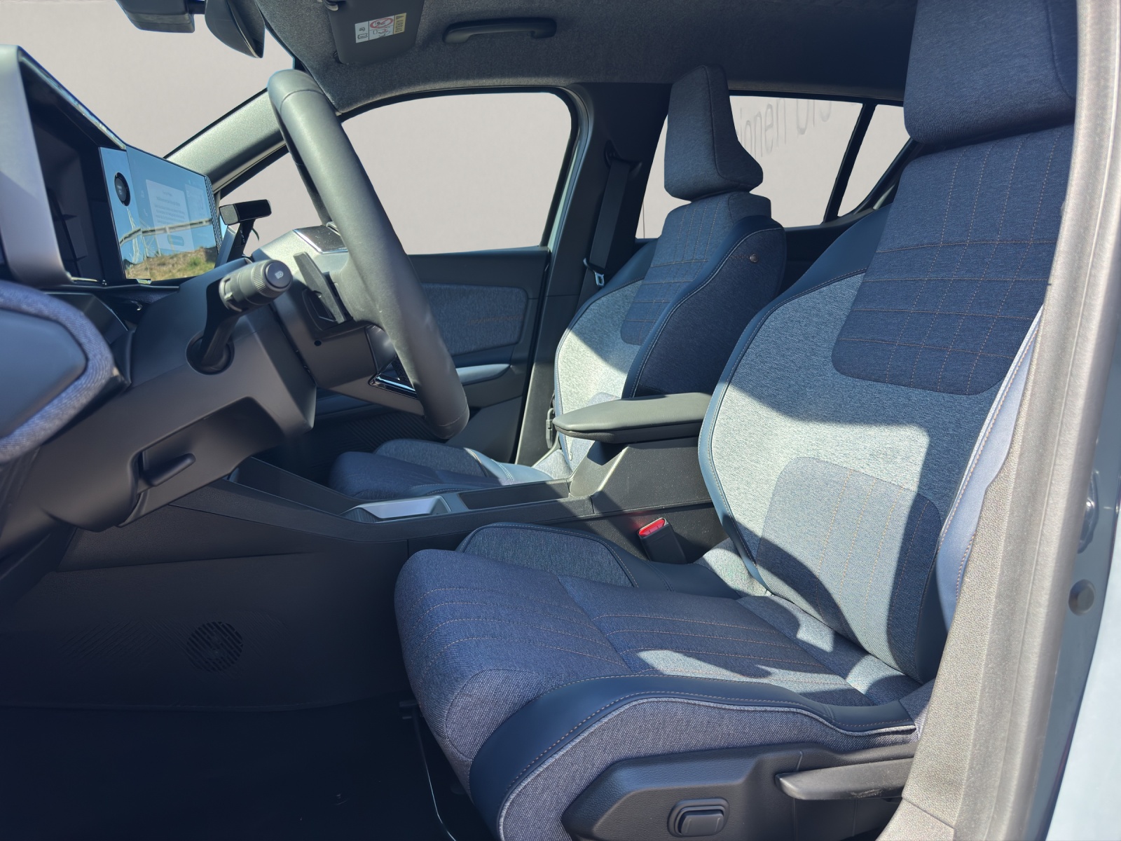RENAULT R4 E-Tech Comfort Range techno-image-10