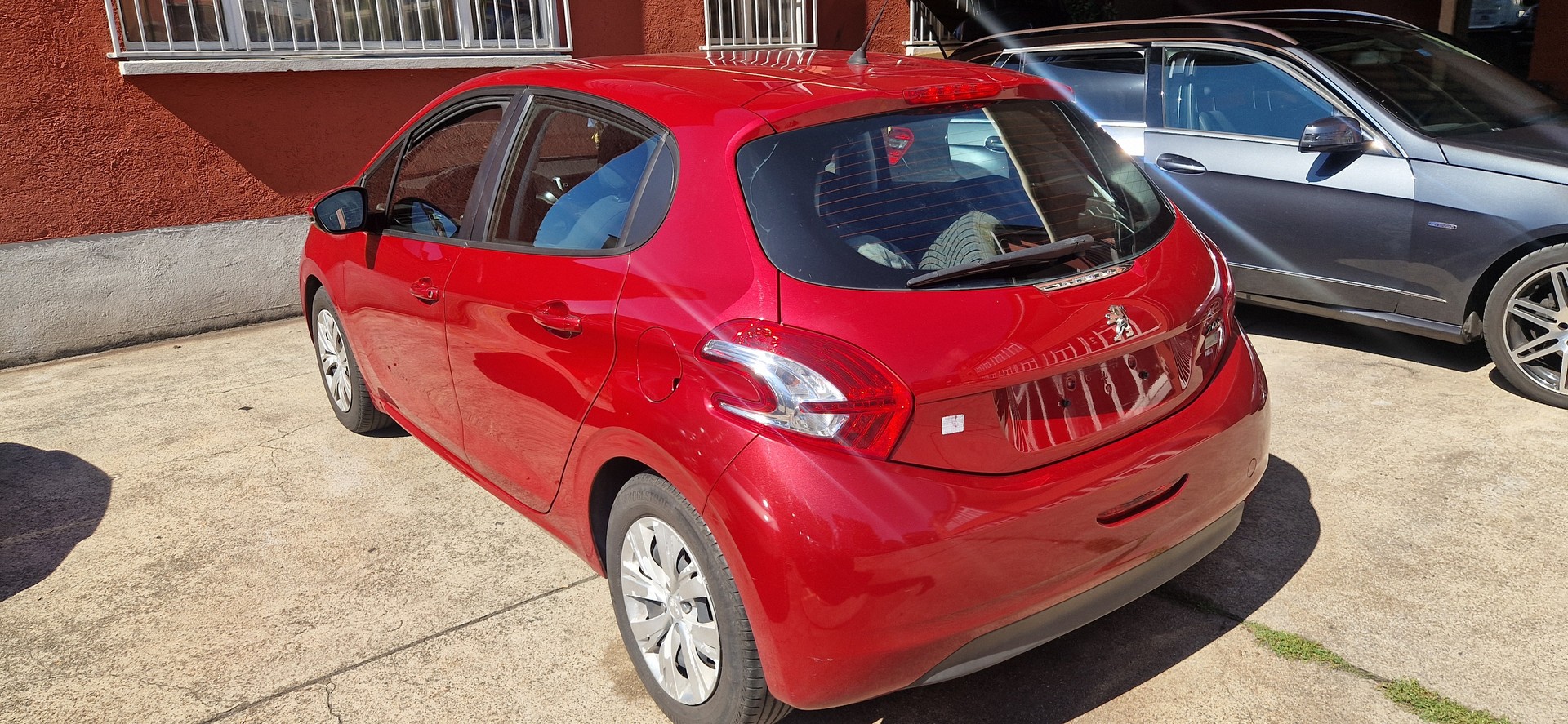 PEUGEOT 208 1.2 VTI Active-image-3