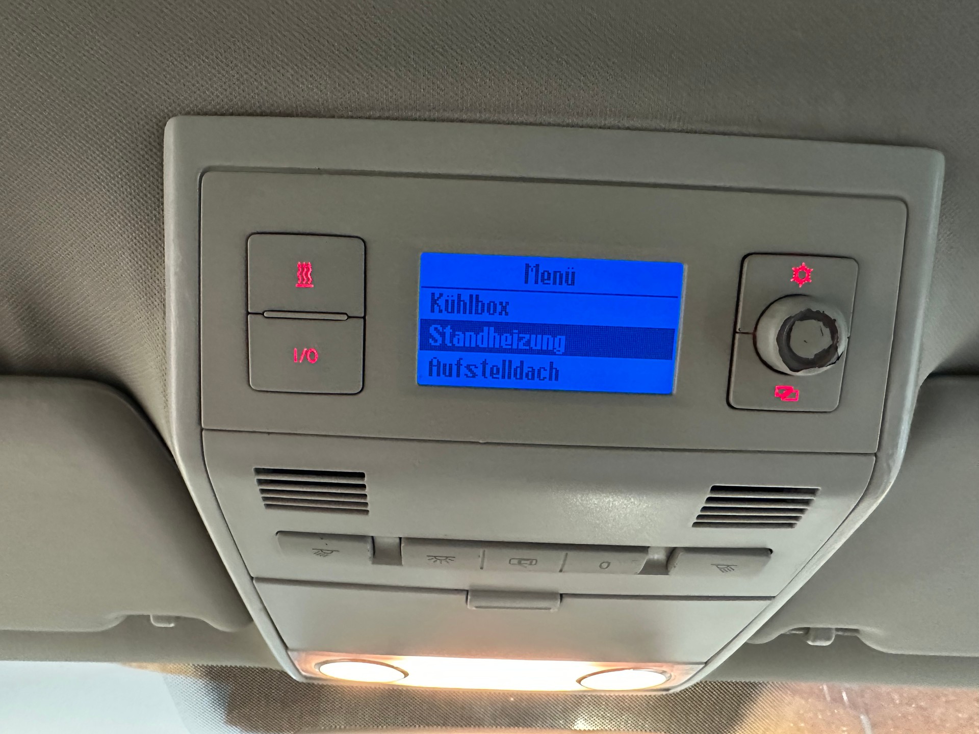 VW T5 California Highline 2.5 TDI/1. Hand/Äussert gepflegt/Vollausstattung inkl. AHK (2500 kg) Anhängelast-image-29