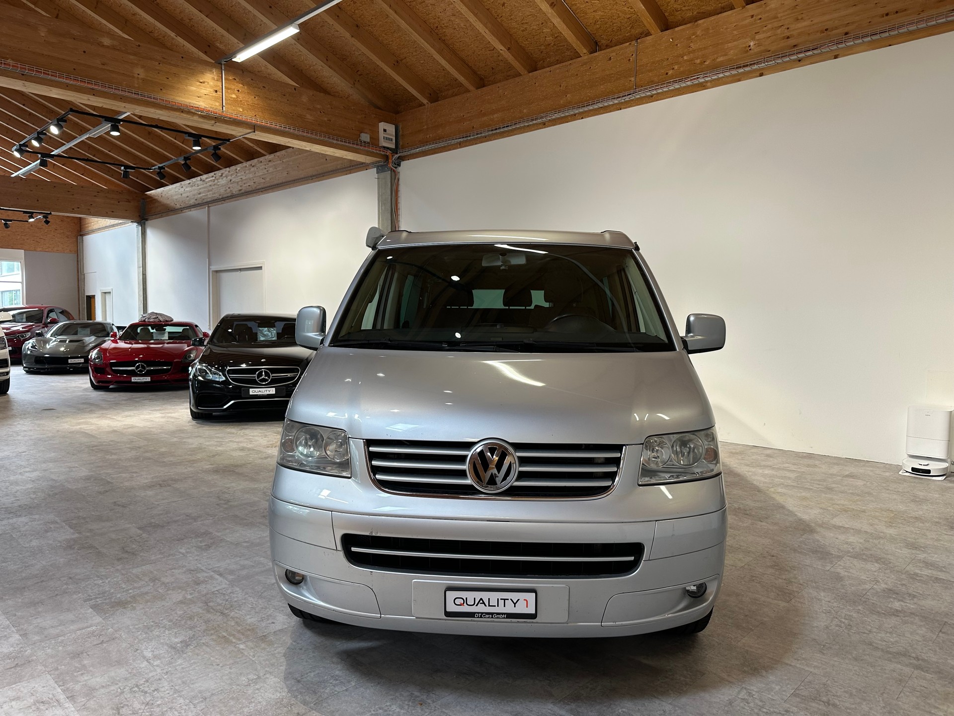 VW T5 California Highline 2.5 TDI/1. Hand/Äussert gepflegt/Vollausstattung inkl. AHK (2500 kg) Anhängelast-image-2