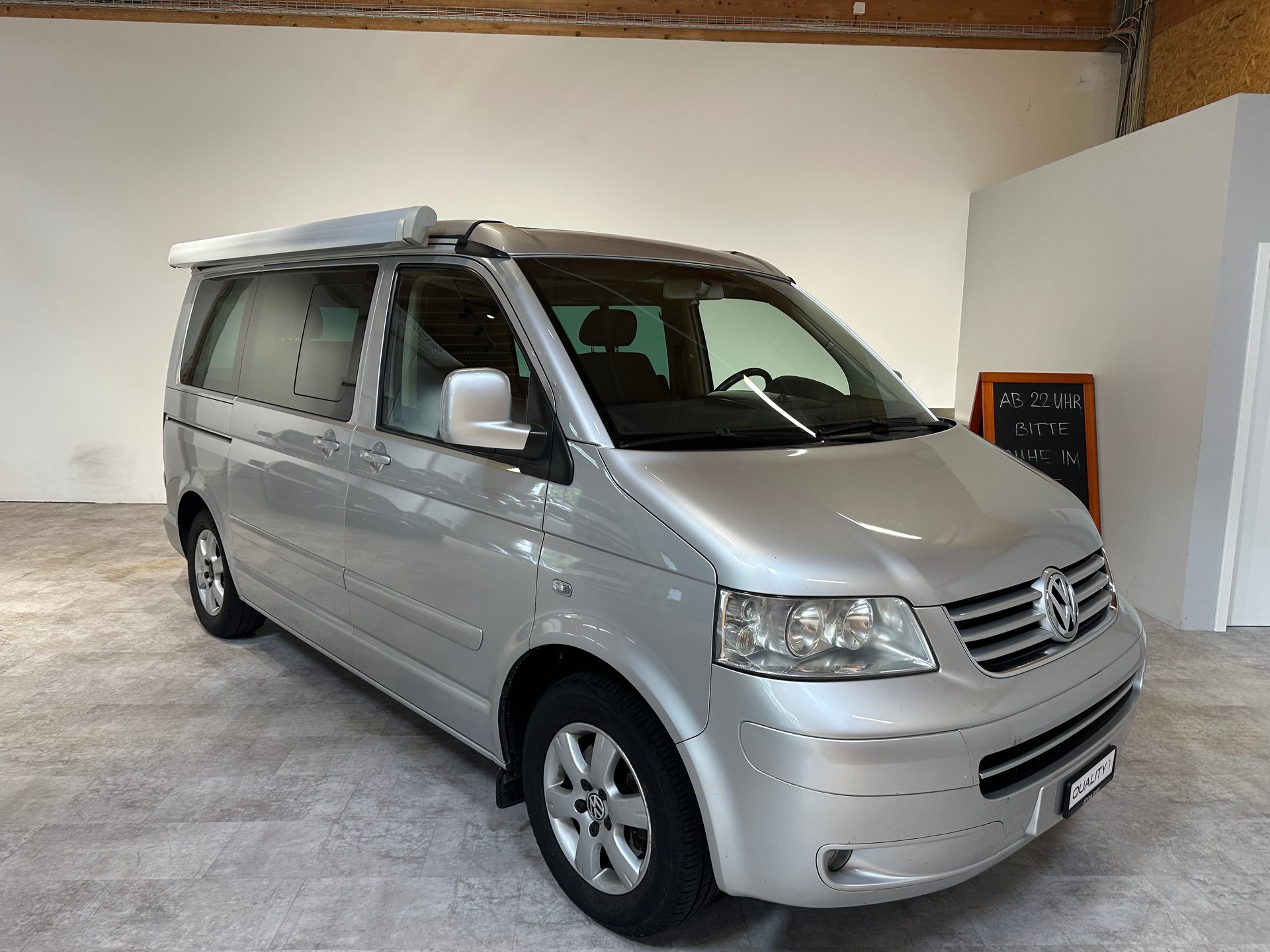 VW T5 California Highline 2.5 TDI/1. Hand/Äussert gepflegt/Vollausstattung inkl. AHK (2500 kg) Anhängelast-image-7