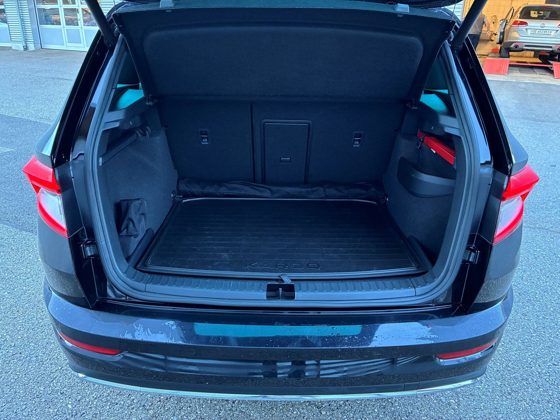 SKODA Karoq 2.0 TSI SportLine 4x4 DSG-image-9
