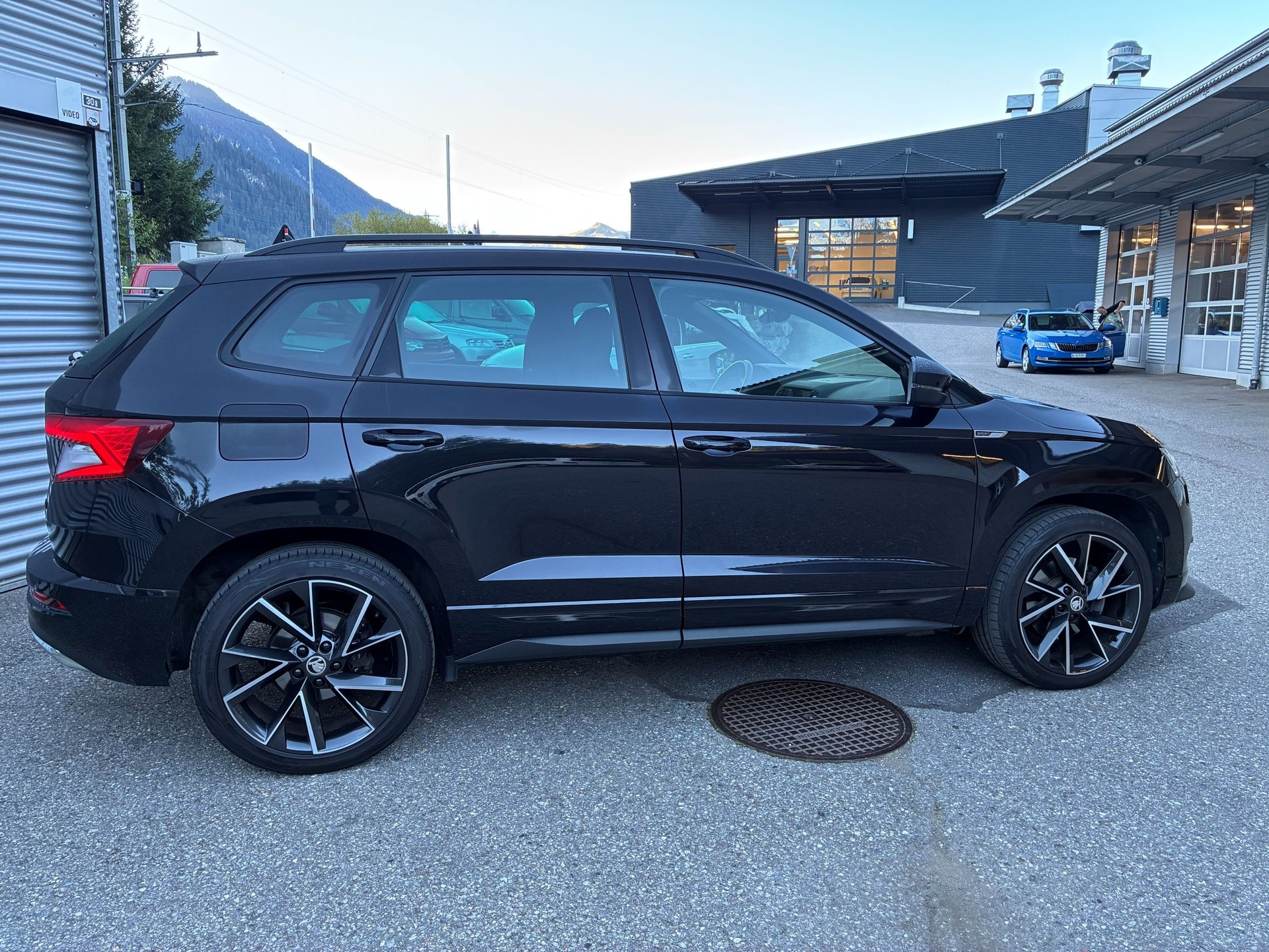 SKODA Karoq 2.0 TSI SportLine 4x4 DSG-image-6