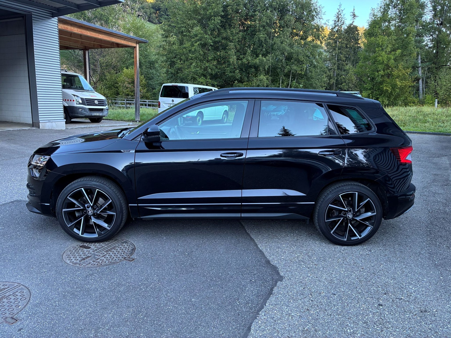 SKODA Karoq 2.0 TSI SportLine 4x4 DSG-image-2