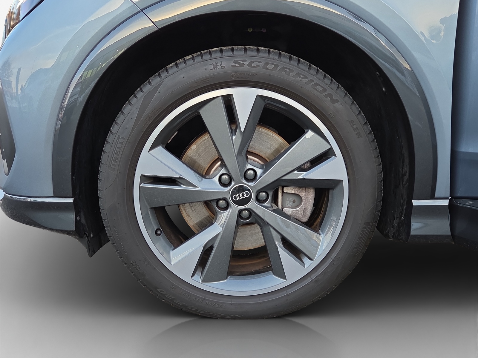AUDI Q4 e-tron 50 quattro-image-13