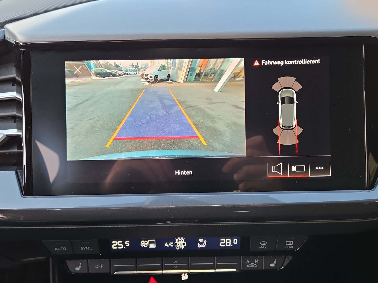 AUDI Q4 e-tron 50 quattro-image-15