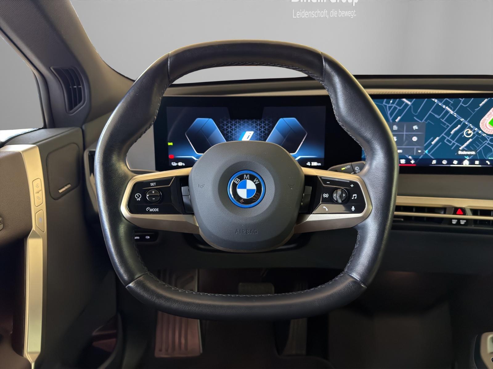 BMW iX xDrive50 SportPaket-image-13