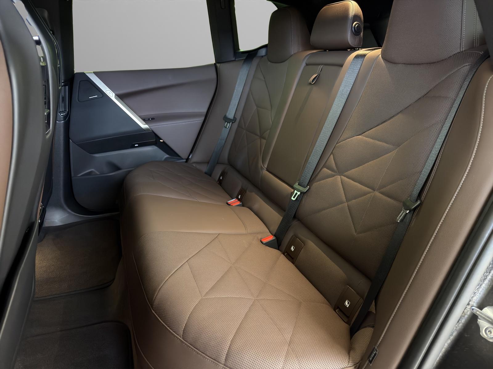 BMW iX xDrive50 SportPaket-image-20