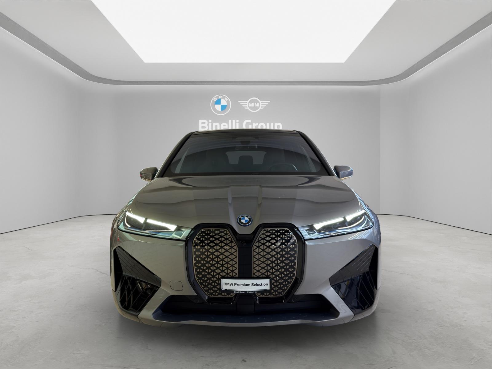BMW iX xDrive50 SportPaket-image-8