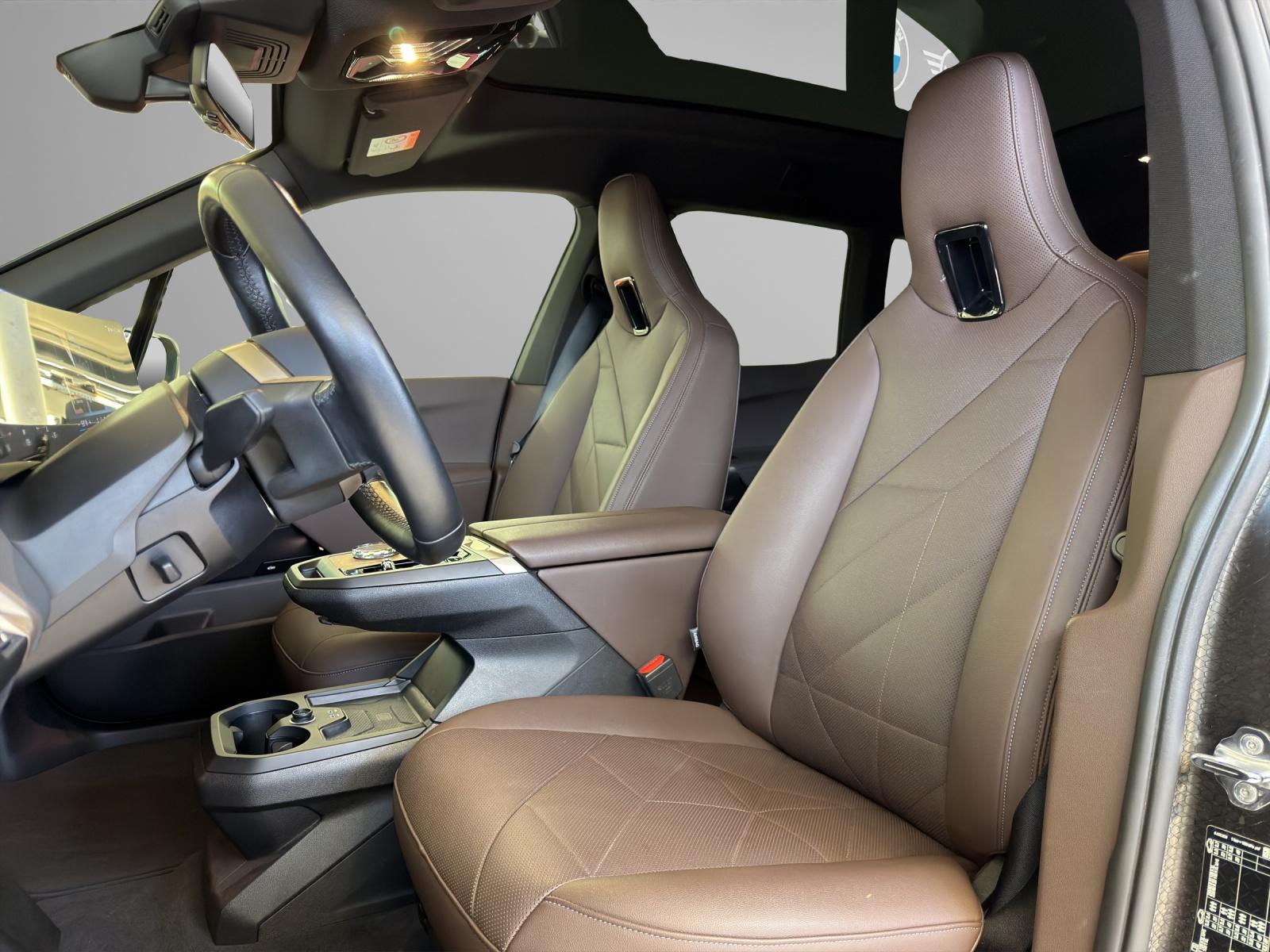 BMW iX xDrive50 SportPaket-image-11