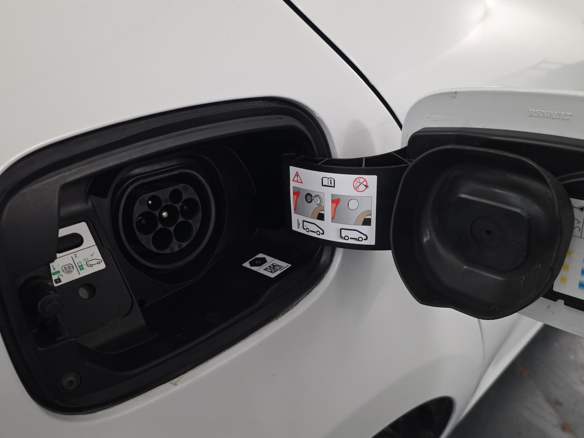 RENAULT Mégane Berline 1.6 E-Tech R.S. Line-image-18