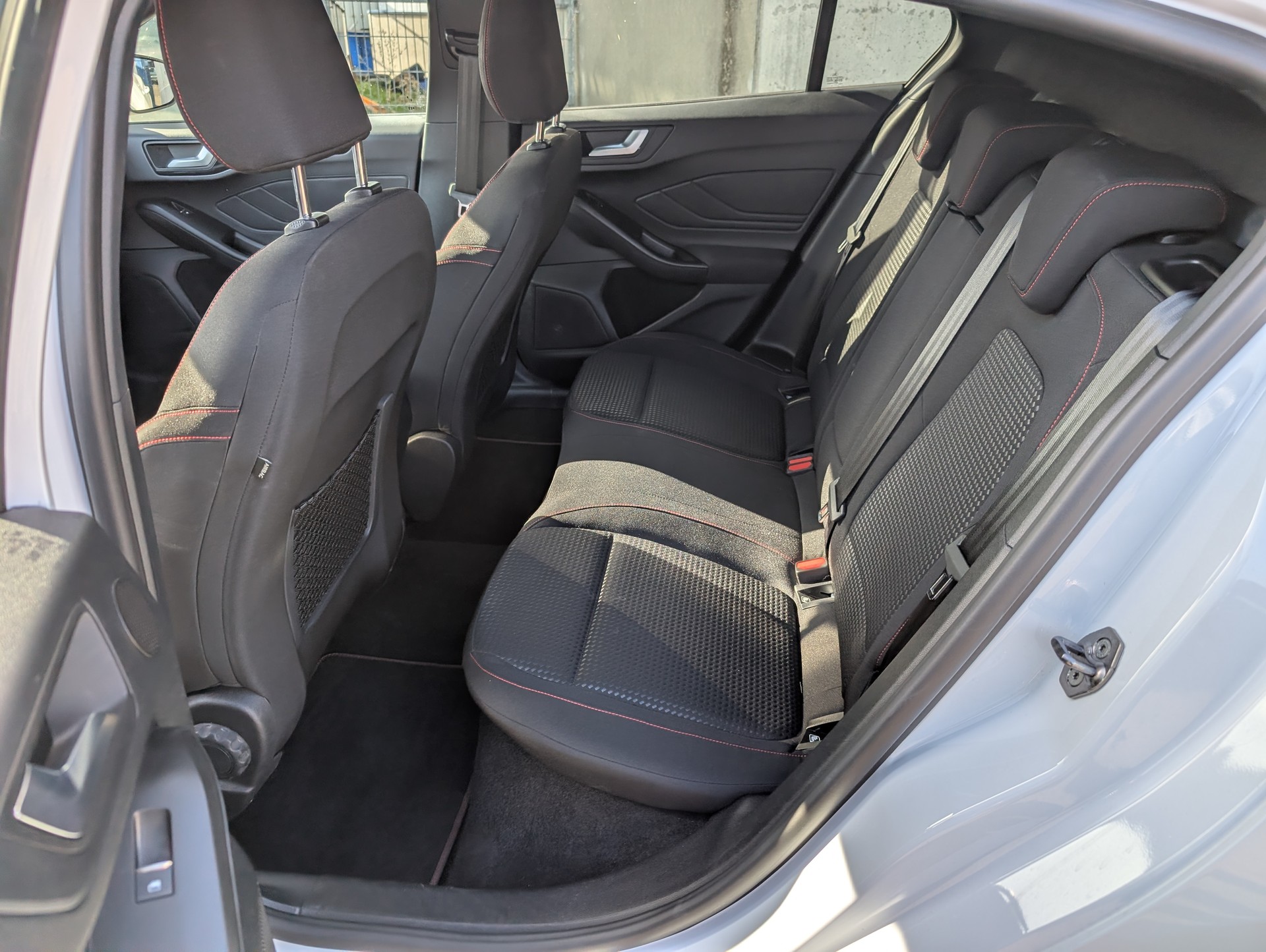 FORD Focus 1.0 MHEV ST-Line X Automat-image-7