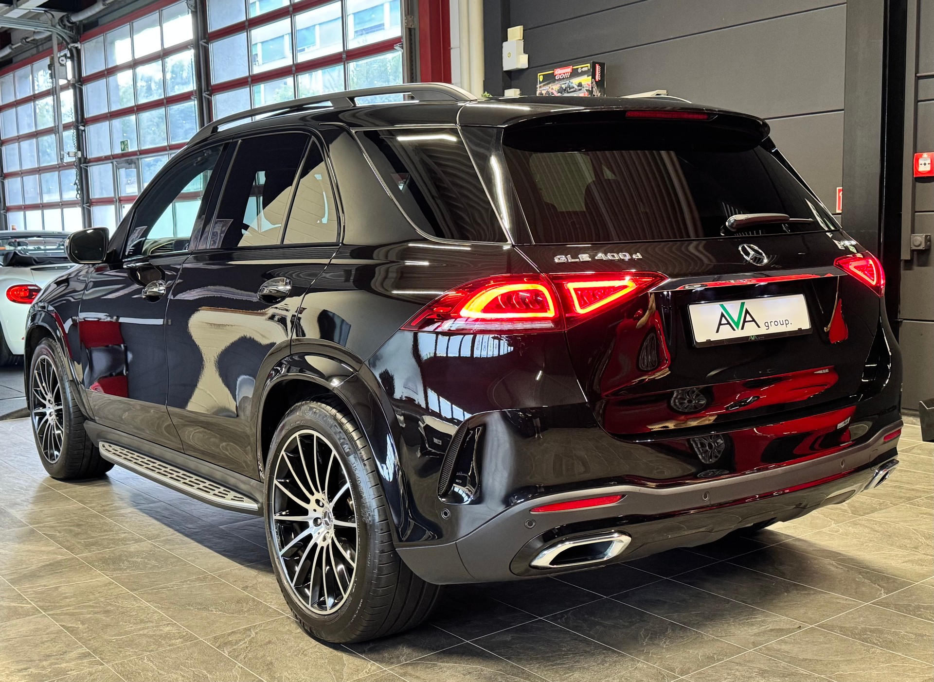 MERCEDES-BENZ GLE 400 d 4Matic AMG Line 9G-Tronic-image-5