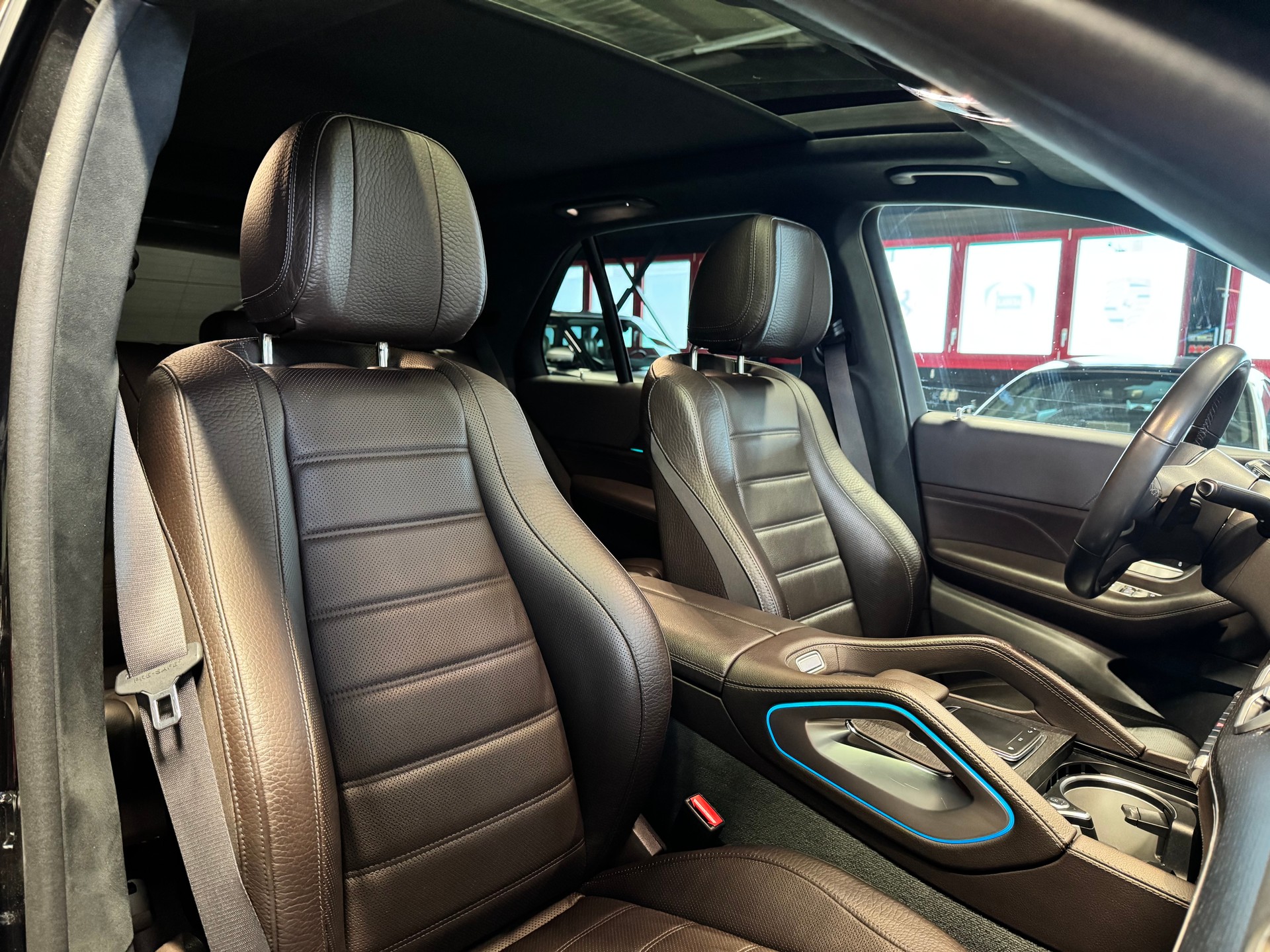 MERCEDES-BENZ GLE 400 d 4Matic AMG Line 9G-Tronic-image-10
