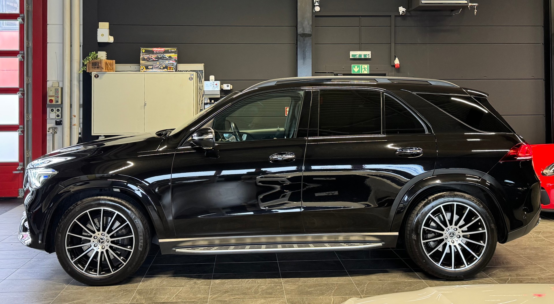 MERCEDES-BENZ GLE 400 d 4Matic AMG Line 9G-Tronic-image-4