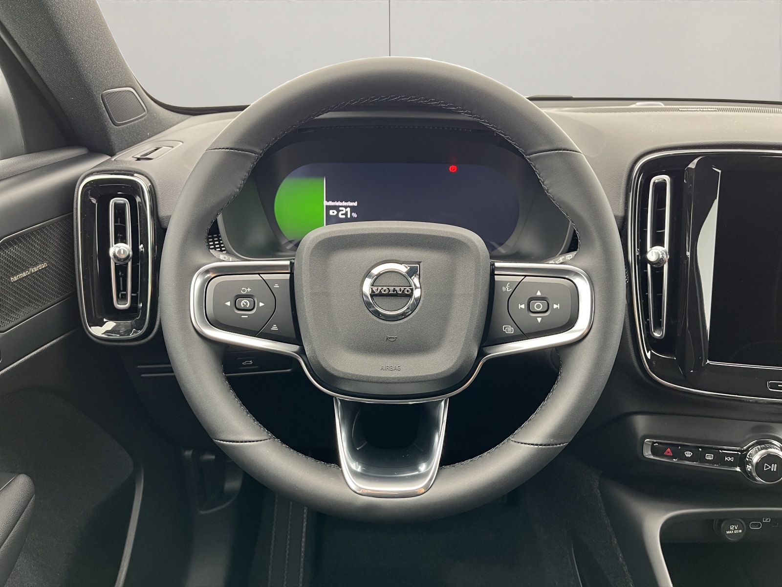 VOLVO EX40 Twin Performance Ultra AWD-image-11