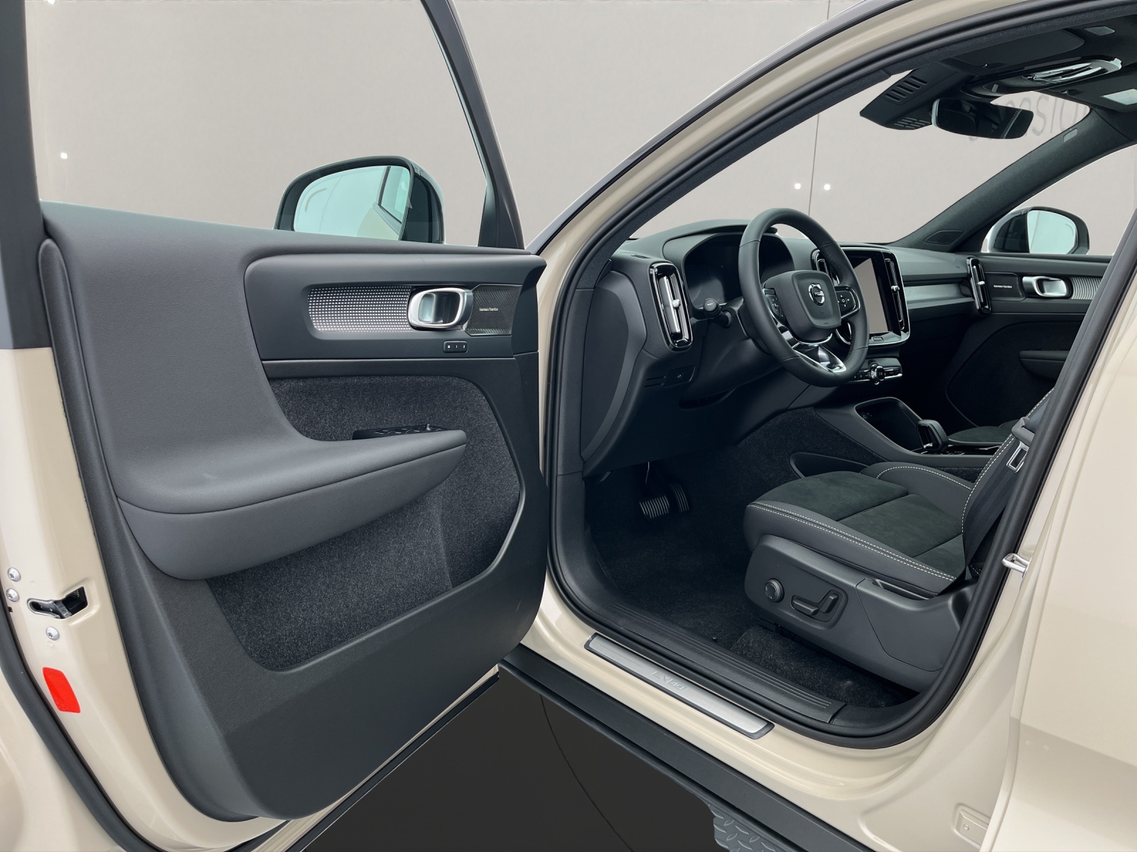 VOLVO EX40 Twin Performance Ultra AWD-image-7