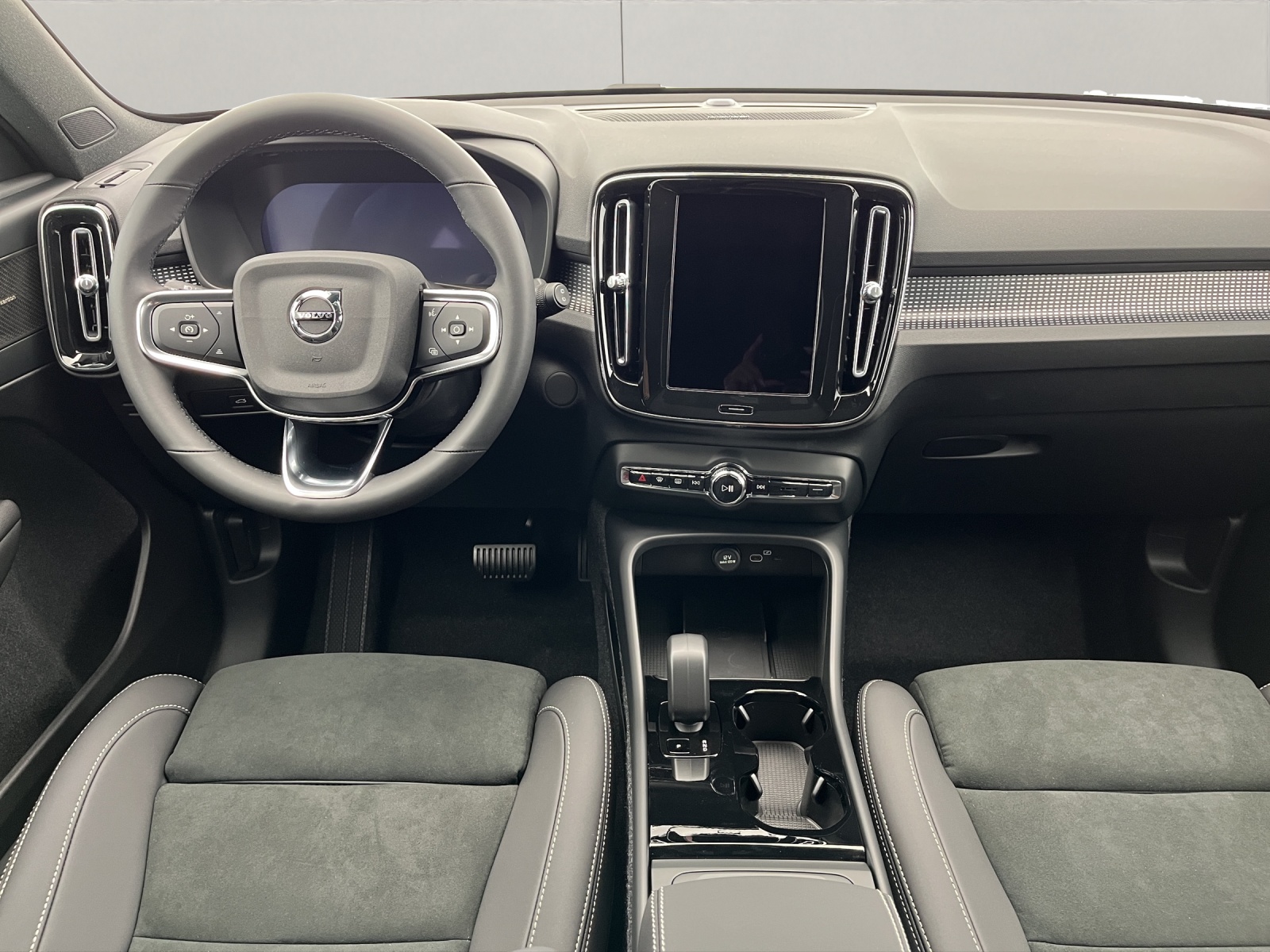 VOLVO EX40 Twin Performance Ultra AWD-image-10