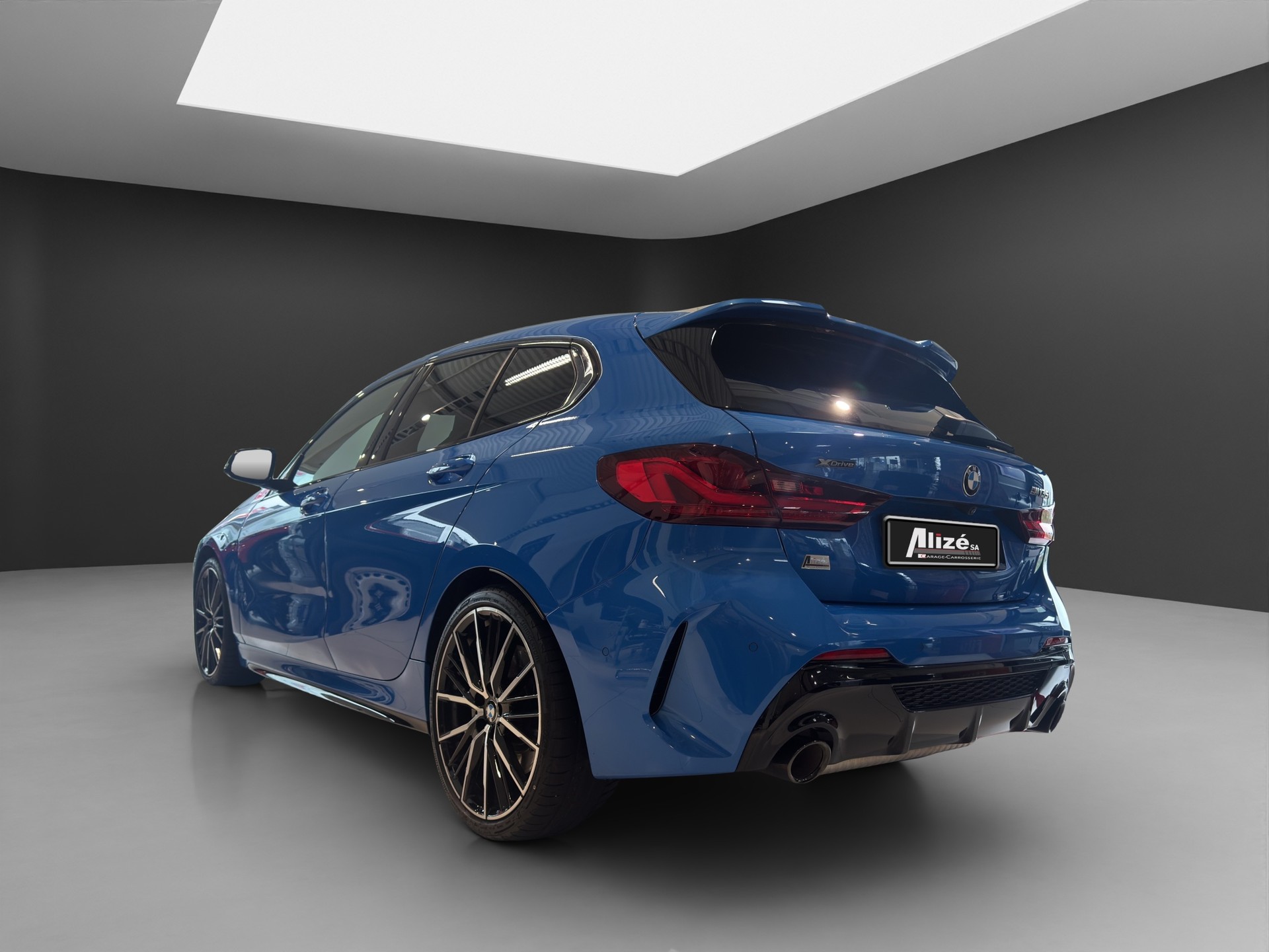BMW M135i xDrive M Sport Pro Steptronic-image-4