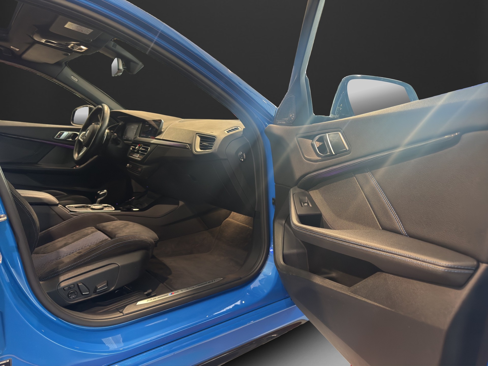 BMW M135i xDrive M Sport Pro Steptronic-image-15